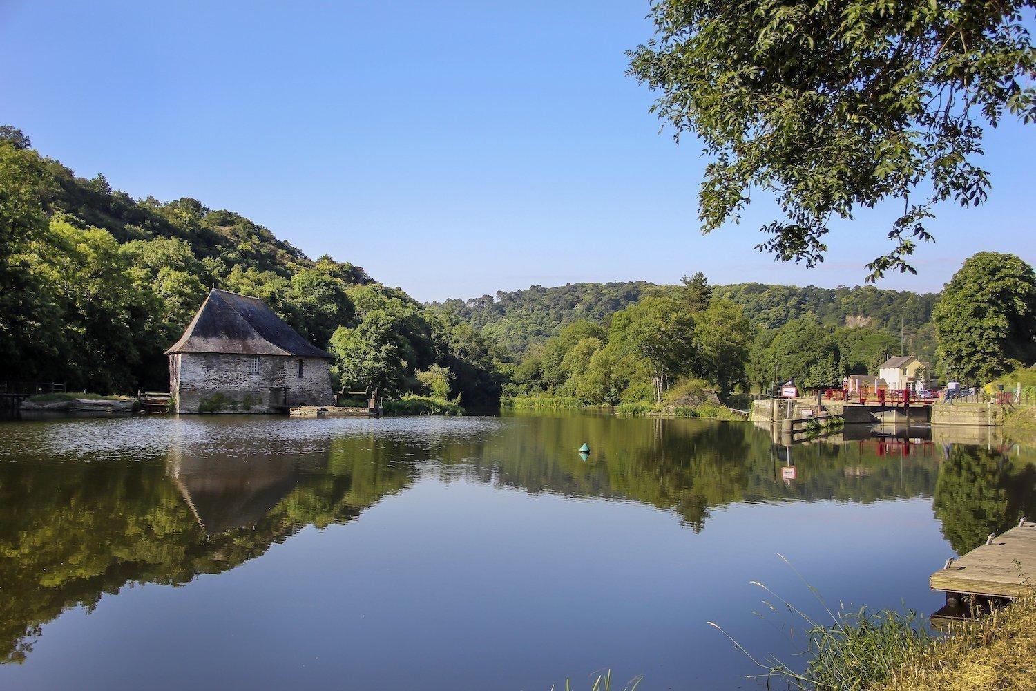Vue sur le Moulin du Boël et la Vilaine