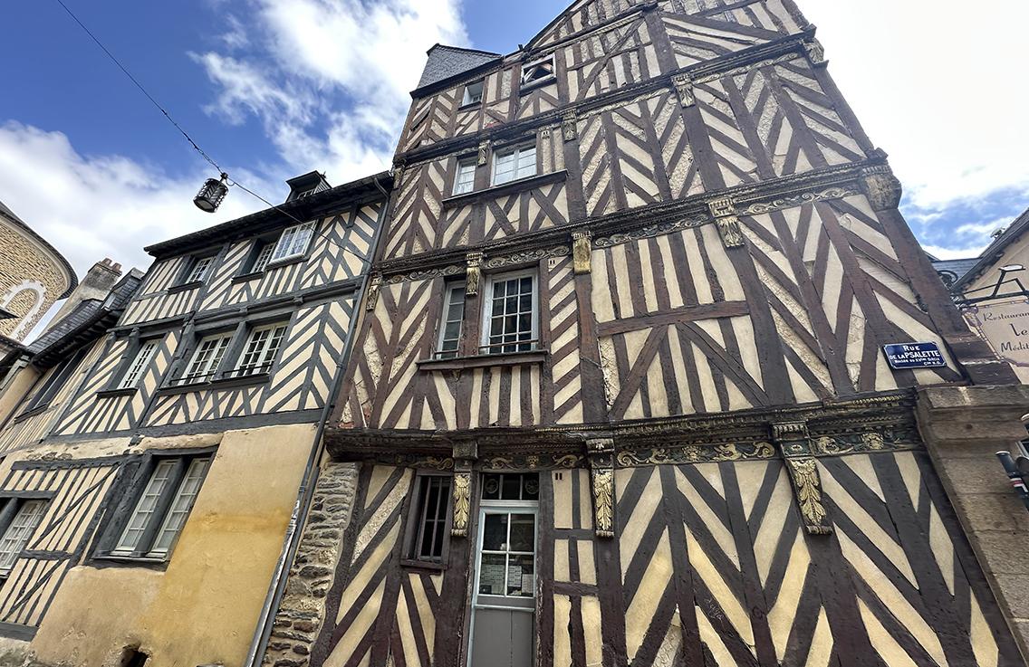Rennes old town walking tour
